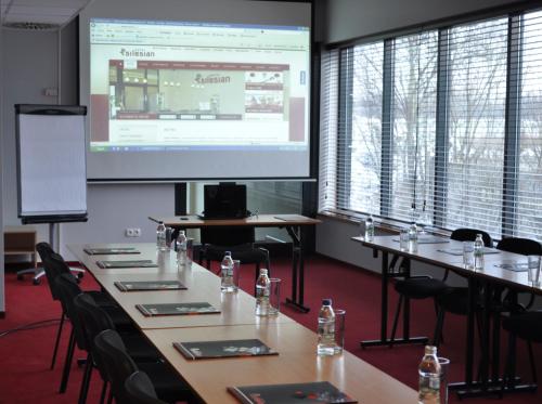 Economy Silesian Hotel - image 10