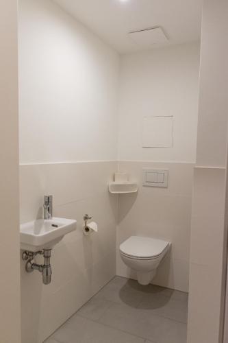  New, quiet flat next to U1, VIC, shopping mall,... in Wien