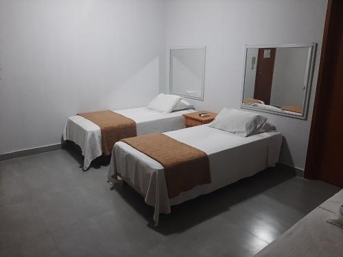 3 twin beds