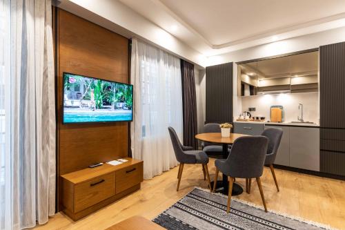 SALA SUITES - image 4