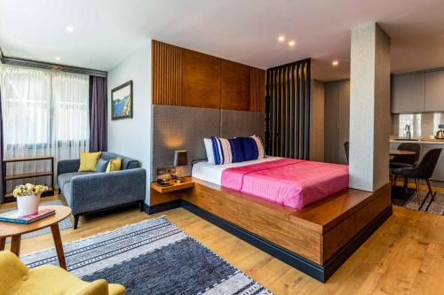 SALA SUITES - image 2