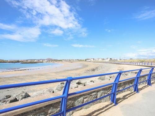 Tyn Towyn - Ty Melyn - main image
