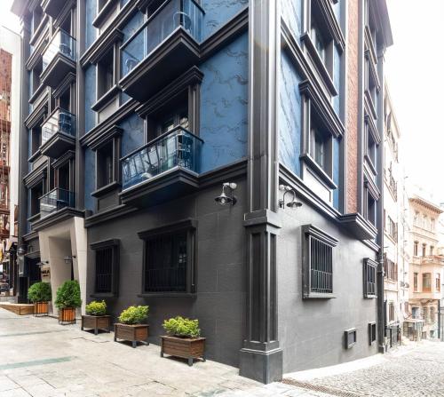 SALA SUITES - image 9