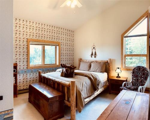 Palisade Pines - main image