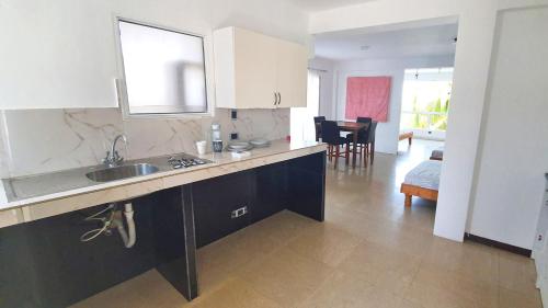 Kitchen, Casa Maya Playa El Yaque near Santiago Mariño Caribbean International Airport