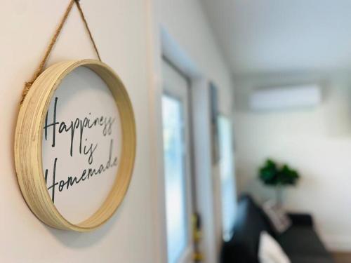 Private Tiny House for 1 or 2 near Downtown Delray and Beach in Delray Beach, USA