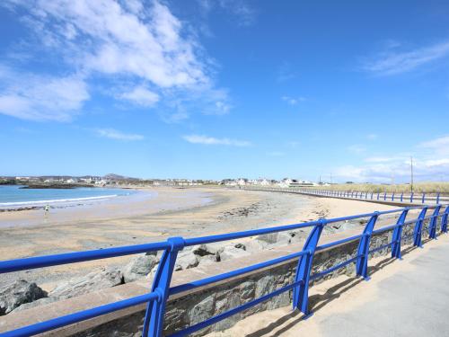 Tyn Towyn - Bwthyn Haf - image 9