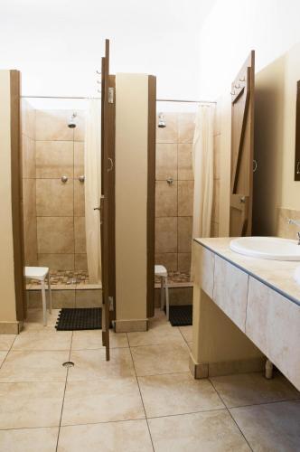 Foto - A Sunflower Stop Backpackers