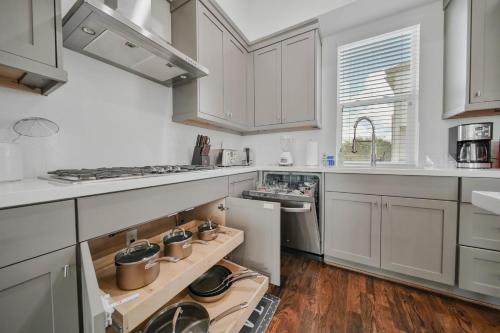 **Texas Medical Center ** Downtown ** NRG ** Minute Maid ** Toyota Center in Houston, USA