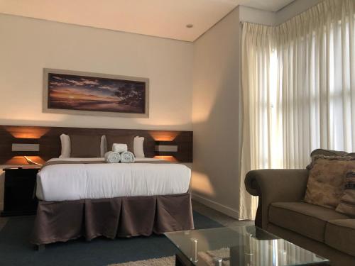 Seacliff Suites Hotel and Resort in Pinamalayan