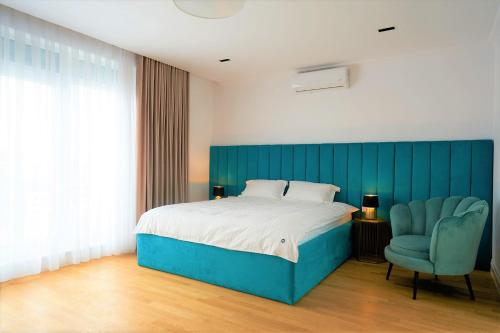 King Room with Spa Bath image 5