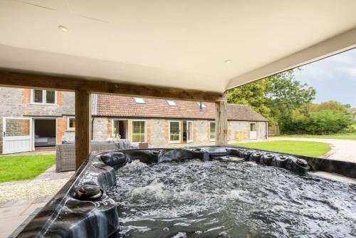 Hot tub, The Cowshed in Brent Knoll