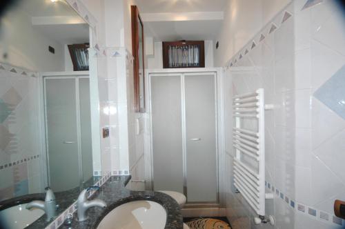 In Rome in an elegant apartment for 4 people Deluxe with Jacuzzi - image 9