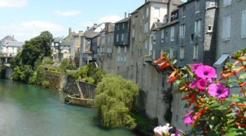 Le Saint Pierre Quartier Historique d'Oloron Sainte Marie