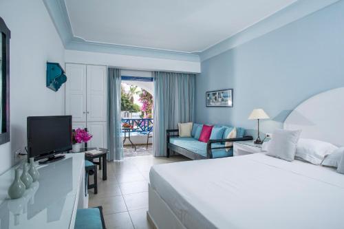 Veggera Beach Hotel - image 4