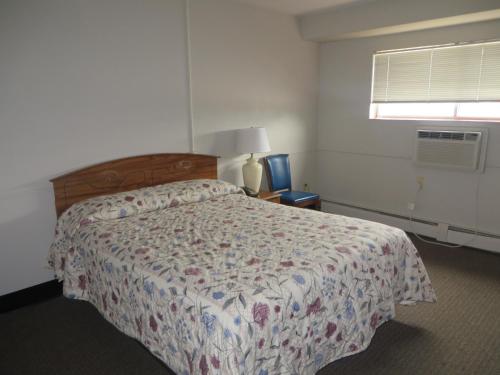 2nd Street Inn & Suites
