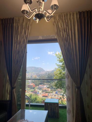 Beverly Villa in Botanical Garden