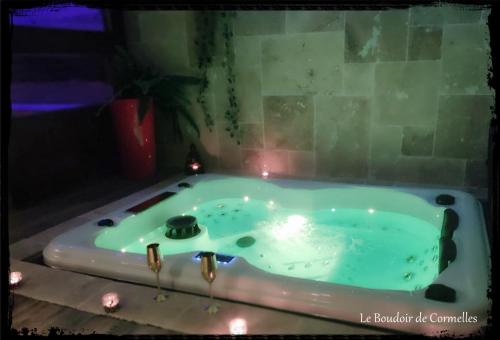 Love Room 60 m2. Un moment de plaisir en amoureux