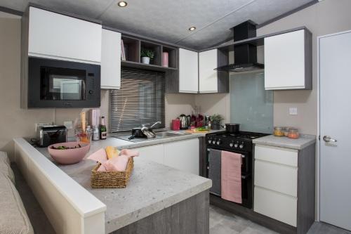 Bovisand Lodge Holiday Park - image 12
