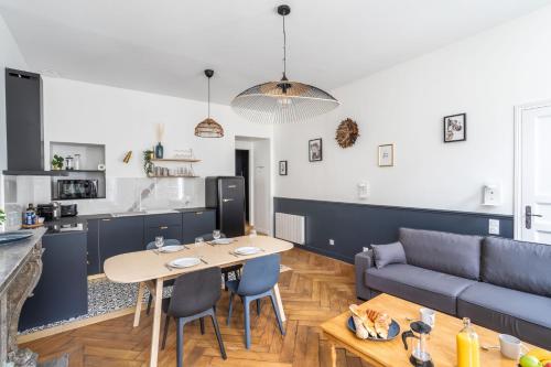 One-Bedroom Apartment image 9