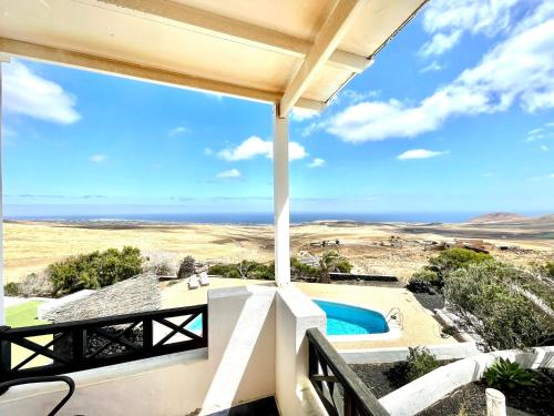  Bonito apartamento C con Wifi y estupenda vista a Océano y Piscina in Uga