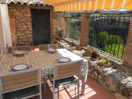  La Casita Bonita con La Vista Sleeps 6, Pension in Alhama de Granada bei Arenas del Rey