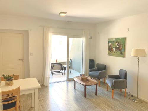 Moderno y confortable, a metros de la laguna ideal para parejas