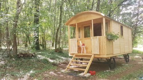 Lovely shepherds hut in chauminet