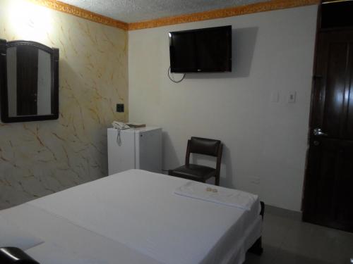 Double Room image 3