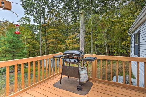 Port Jervis Home about 8 Acres with Mountain View! in 傑維斯港