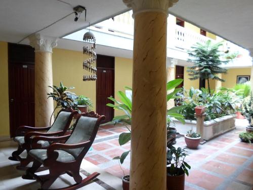 Hotel Colonial Inn - image 5