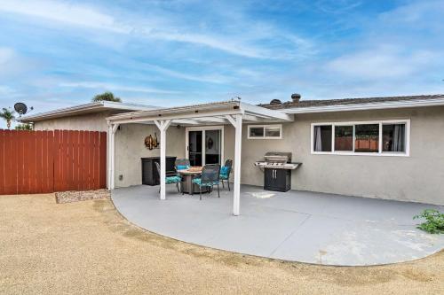 San Marcos Home with Patio and Grill - Walk to Lake! in San Marcos, USA