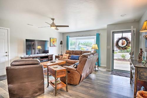 San Marcos Home with Patio and Grill - Walk to Lake! in San Marcos, USA