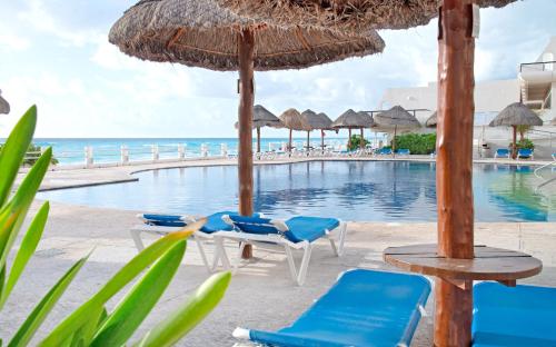 Oceanfront white sand beach condo for families, Cancún (Foto 2)