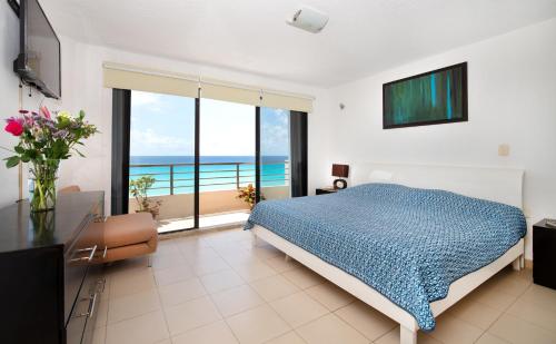 Oceanfront white sand beach condo for families, Cancún (Foto 7)