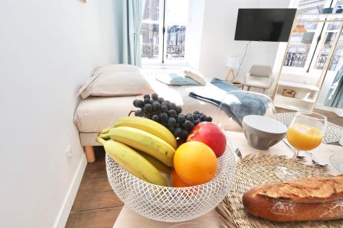 Napoléon Gare 1 STUDIO Lumineux ByLocly (Napoleon Gare 1 STUDIO Lumineux ByLocly) in Pontivy