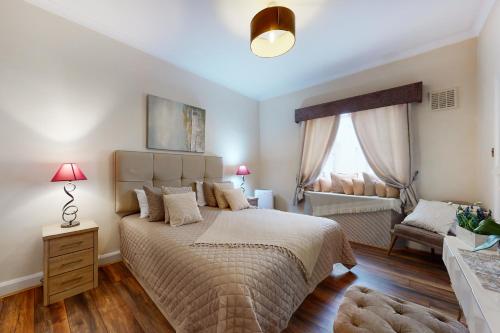 Park Lane Apartments/Shaw House - image 2