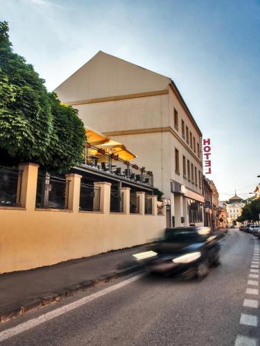 32473281 Hotel Capital with private wellness