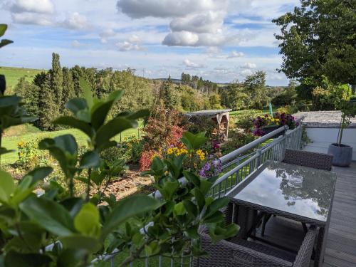 陽台/露台, Eifel-Ferienhaus Landblick in 許特根瓦爾德