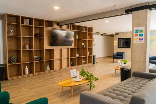 +MS +Loft Coworking +Vigilancia 24hrs +Internet y Amenities 401