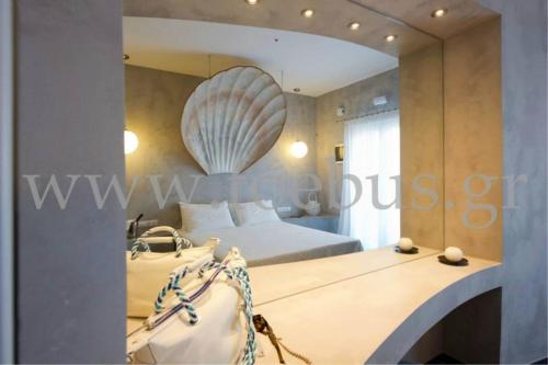 Deluxe Double or Twin Room with Sea View image 6