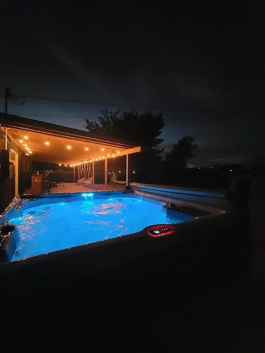 Joshua Tree - Skyview Ranch Hot Tub & Glamping in Yucca Valley (CA)