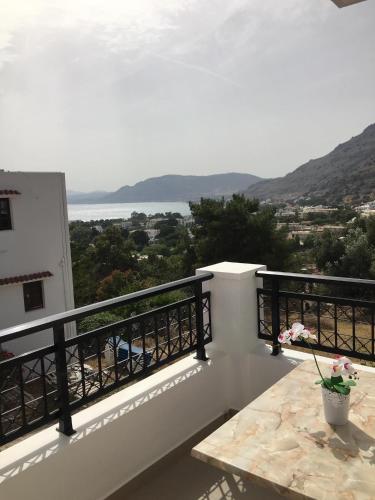 Coloma Apartments Pefkos 3