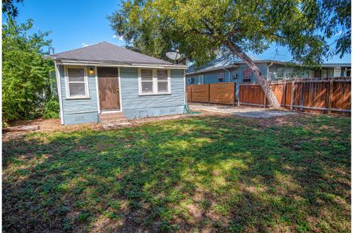 Brand New Listing! Cozy Historic House 5min*DT - image 12