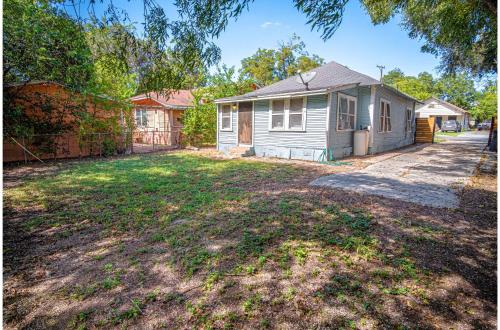 Brand New Listing! Cozy Historic House 5min*DT - image 10