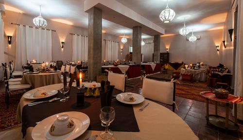 Ēdiens un dzērieni, Hotel Bab Rimal - Your Foum Zguid Escape in Foum Zguid
