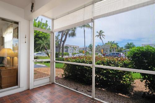 Olde Naples #803 - image 14