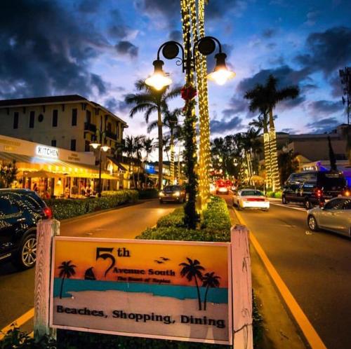 Olde Naples Condo #811 - image 10