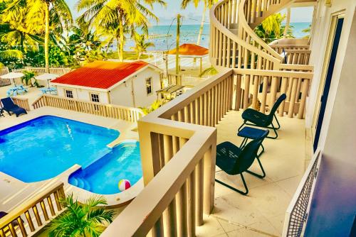 Балкон, La Isla Resort in Кей Колкер