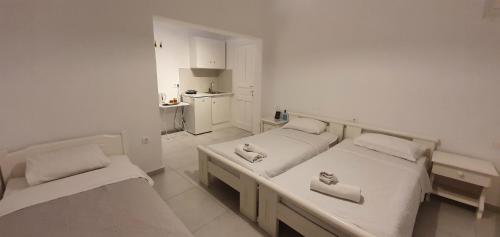 Eleanna's - image 8